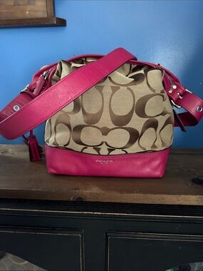 🐴💞⭐️🌸Coach Brown Signature Canvas Shoulder Bag with Pink Leather Trim